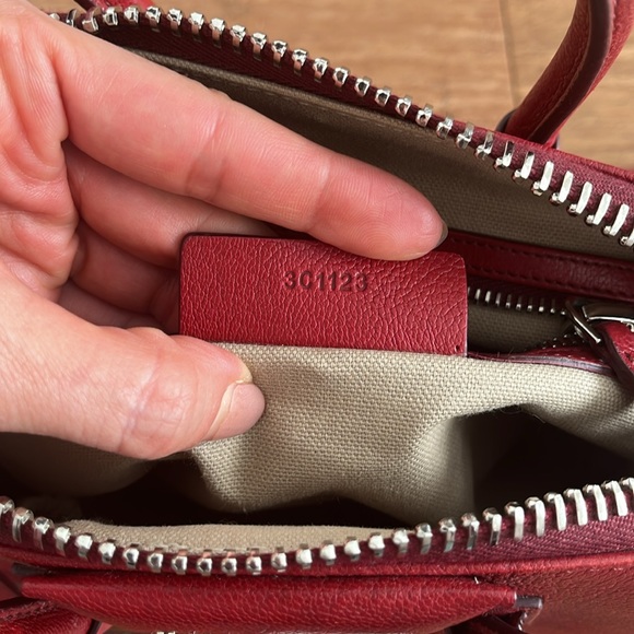 Givenchy small Antigona bag in a deep red grained leather with silver hardware - Picture 12 of 12